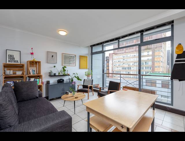 1 BEDROOM APARTMENT SOLD IN CAPE TOWN CITY CENTRE